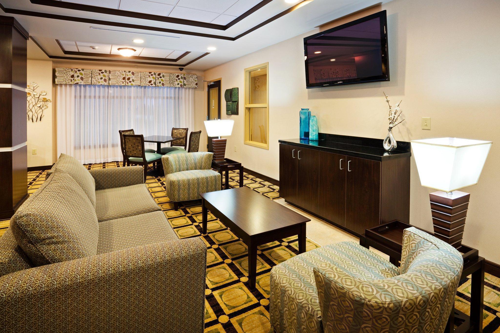 Holiday Inn Express Hotel & Suites Newport South By Ihg Exterior photo