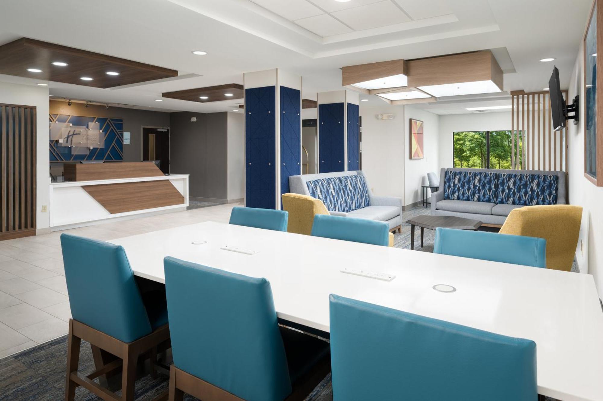 Holiday Inn Express Hotel & Suites Newport South By Ihg Exterior photo