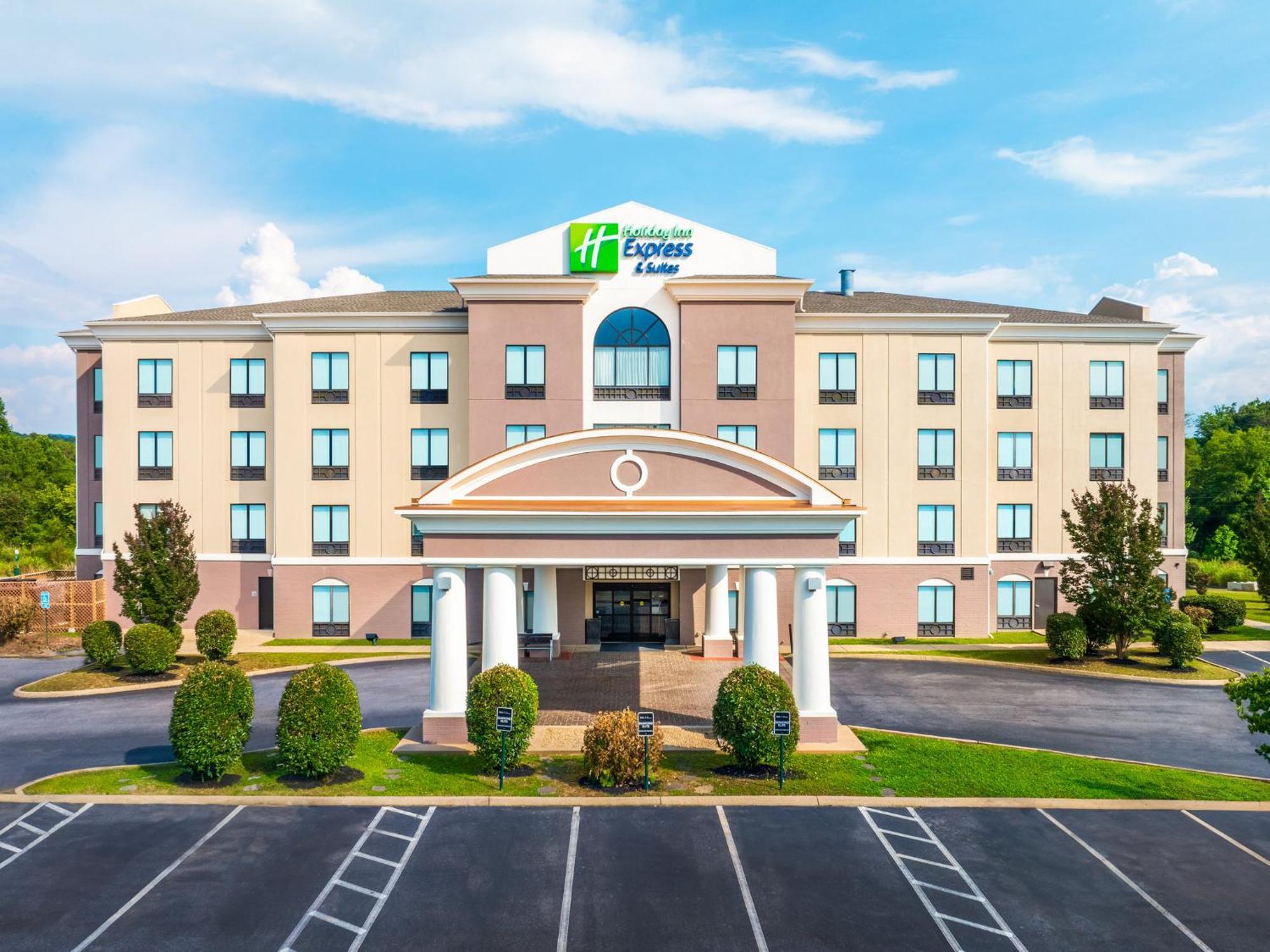 Holiday Inn Express Hotel & Suites Newport South By Ihg Exterior photo