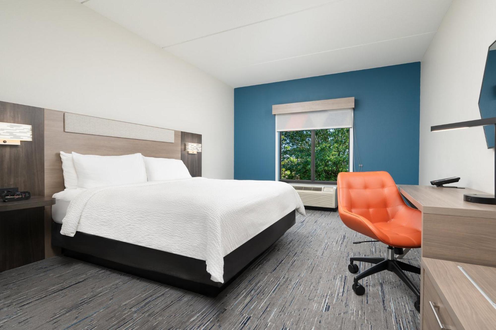 Holiday Inn Express Hotel & Suites Newport South By Ihg Exterior photo