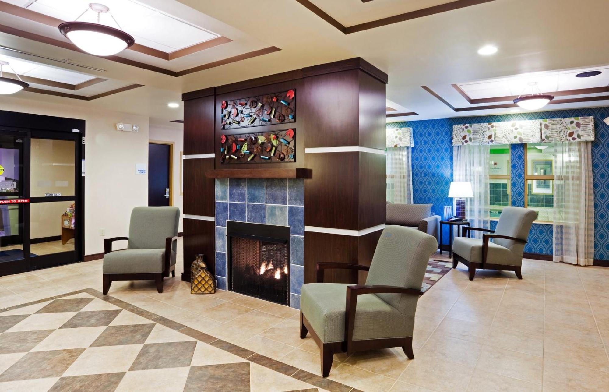 Holiday Inn Express Hotel & Suites Newport South By Ihg Exterior photo