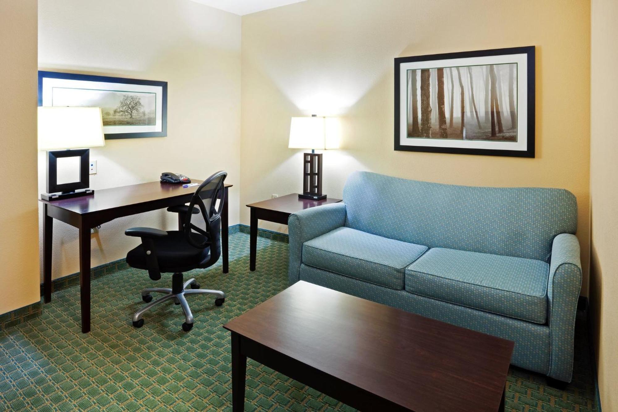 Holiday Inn Express Hotel & Suites Newport South By Ihg Exterior photo