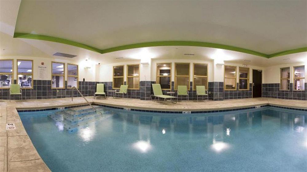 Holiday Inn Express Hotel & Suites Newport South By Ihg Exterior photo